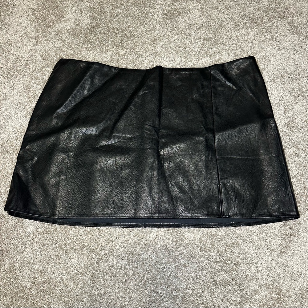 Faux Leather Black Mini Pencil Skirt, Size 4X